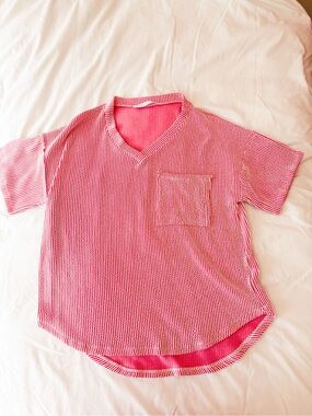 Altar’d State Pink Ribbed V-Neck T-Shirt Size XS